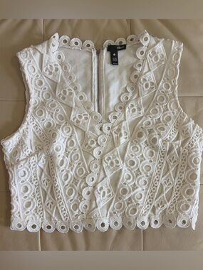 AQUA by Bloomingdales White Eyelet Lace Cropped Tank Size Small